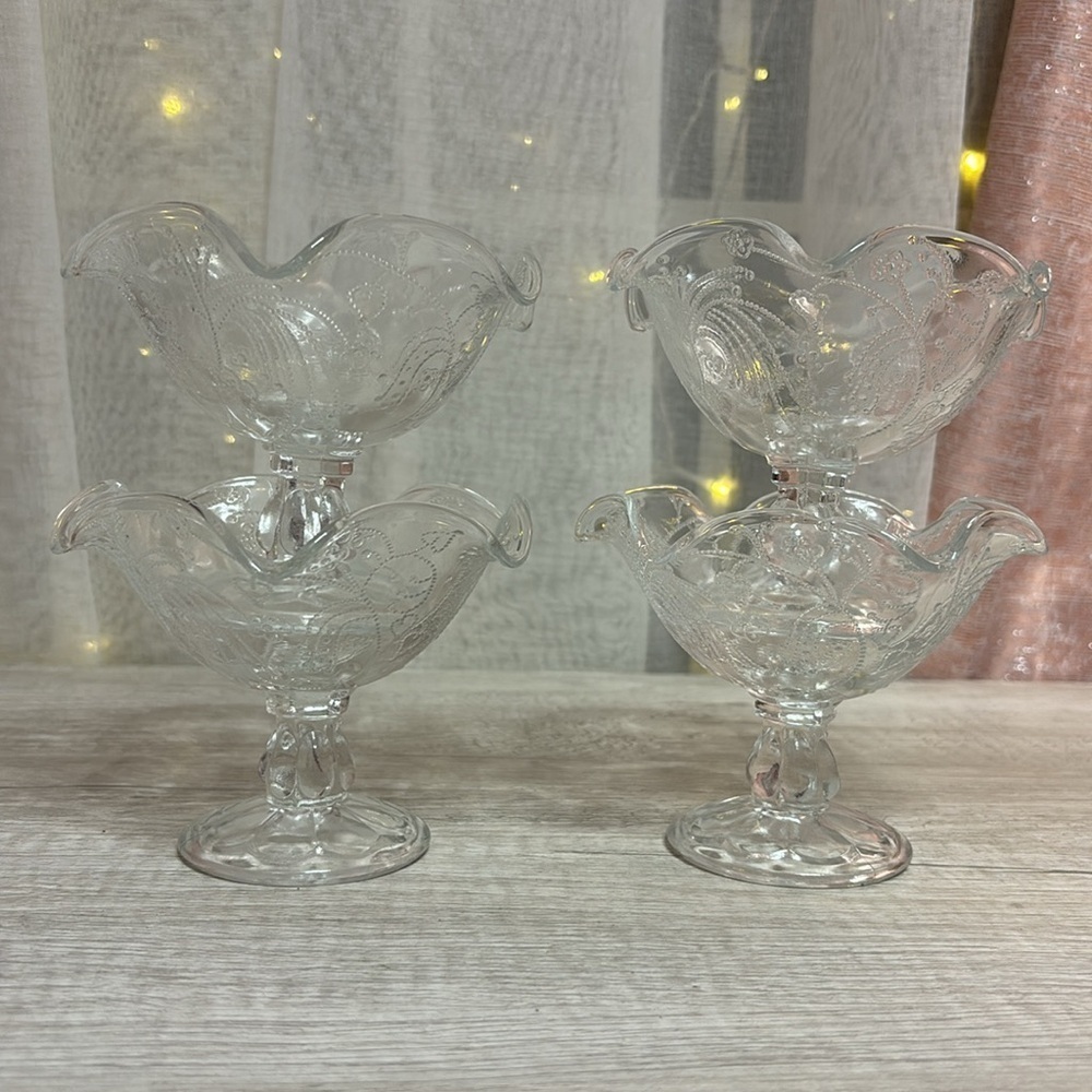 Set of 4 Polish Glass Ruffle Desert Parfait Cups Dishes Heart Swirls Pattern